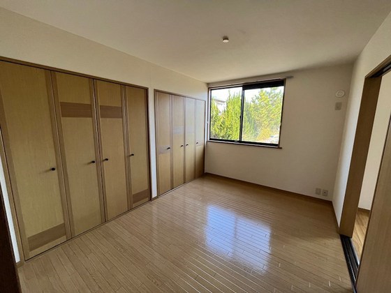 エントピア小山 A