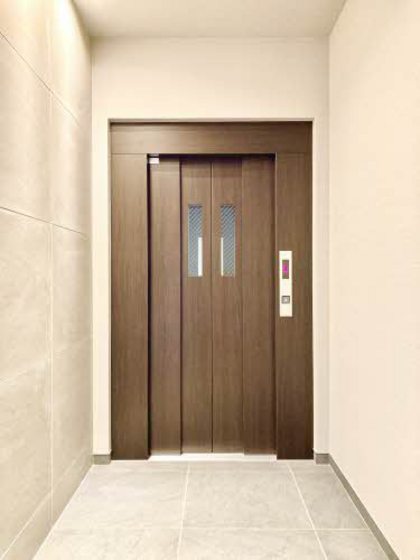 グランキューブ中井