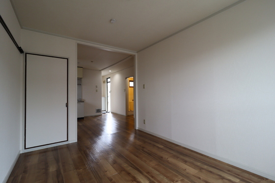 ドミール平野 A棟