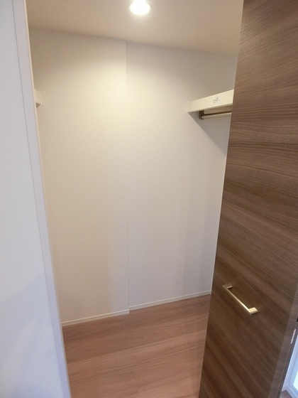 プレミア尾長西 A棟