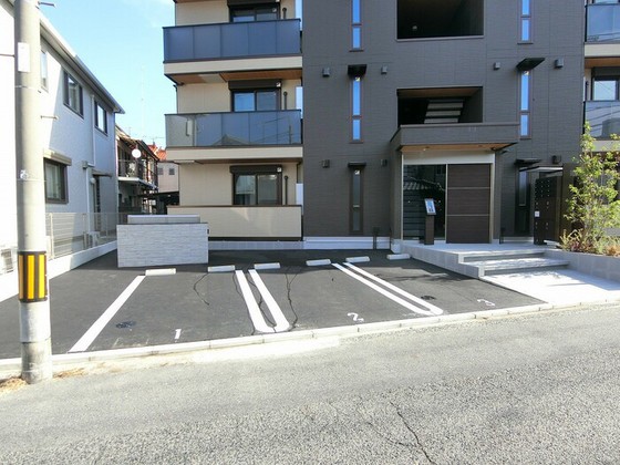 プレミア尾長西 A棟