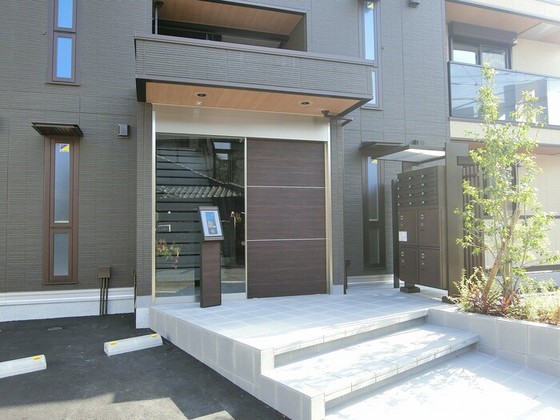 プレミア尾長西 A棟