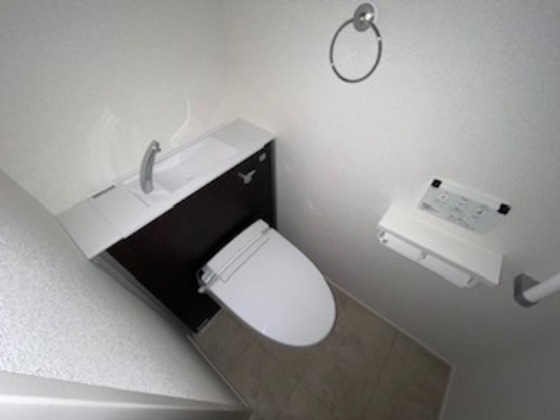 アビテ オヴェスト カンオン