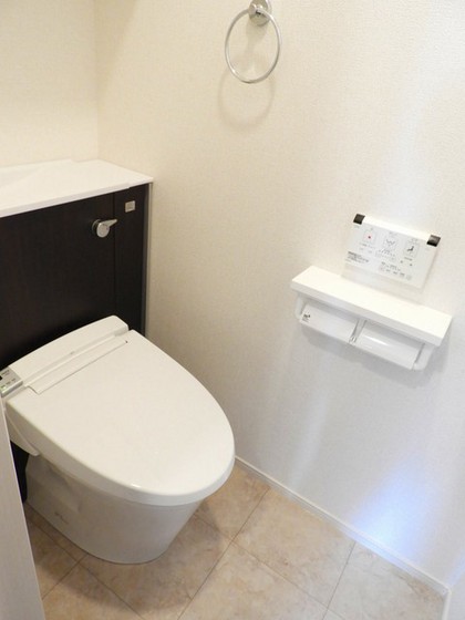 アビテ オヴェスト カンオン