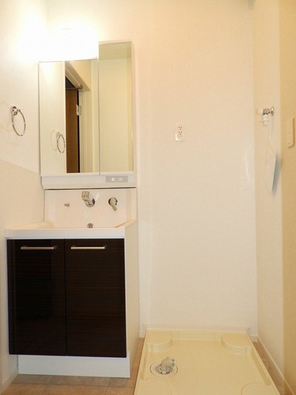 アビテ オヴェスト カンオン