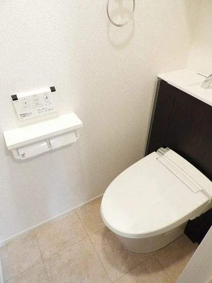 アビテ オヴェスト カンオン