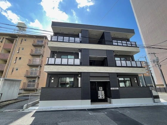 アビテ オヴェスト カンオン