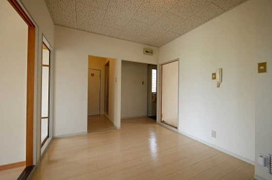 シャンポールながせA棟