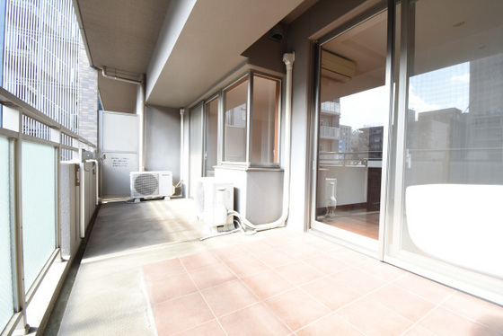 ロイヤルガーデン中山下