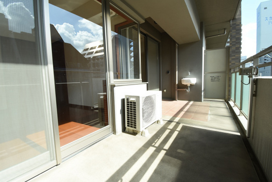 ロイヤルガーデン中山下