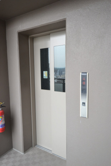 ロイヤルガーデン中山下