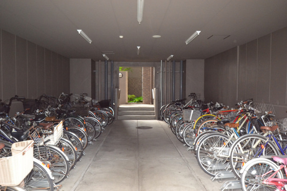 ロイヤルガーデン中山下