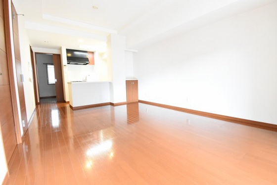 ロイヤルガーデン中山下