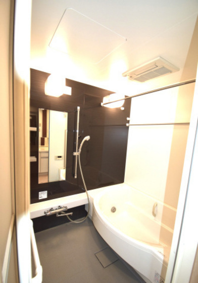 ロイヤルガーデン中山下