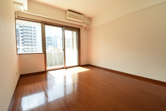 ロイヤルガーデン中山下