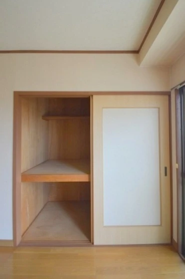 ドーミトリー人見