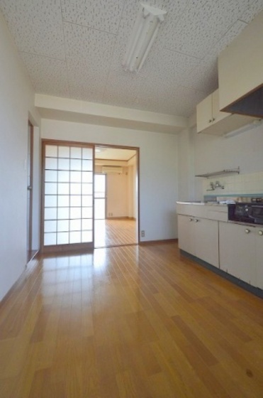 ドーミトリー人見