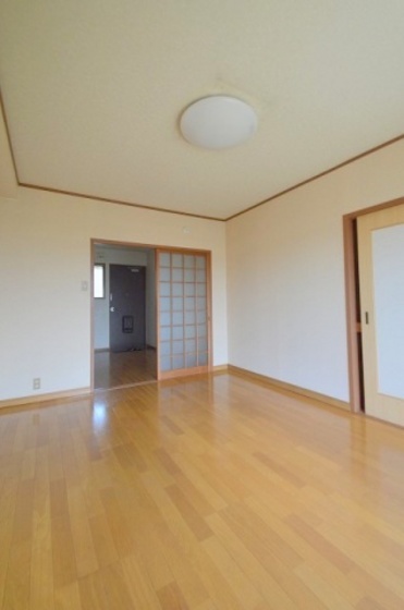 ドーミトリー人見