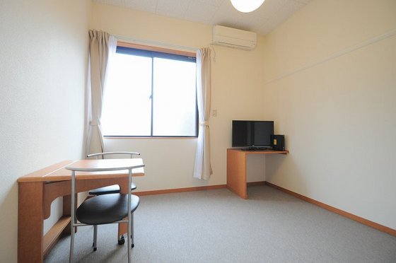 レオパレスコスモ京山