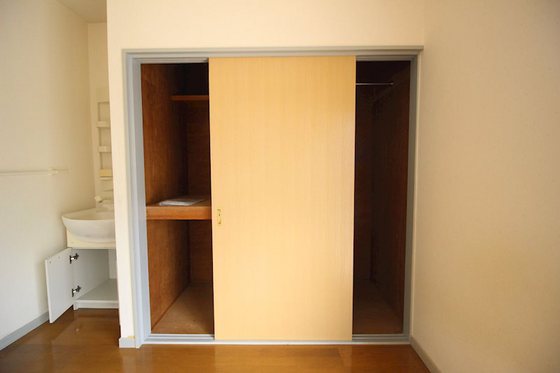 レジデンス伊島A