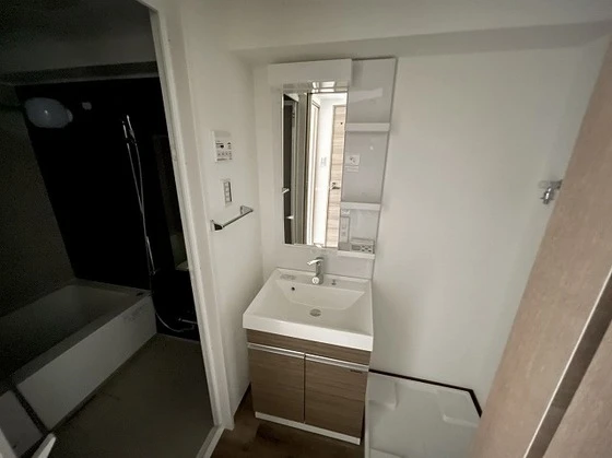 Der Glanz. Y2比治山