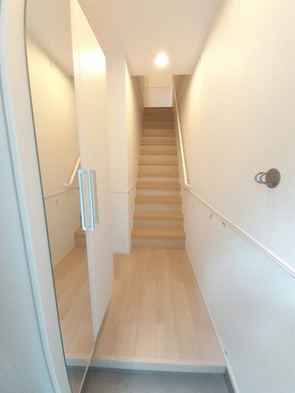 クレール六番館