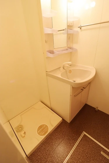 フェイバリット フラット B棟