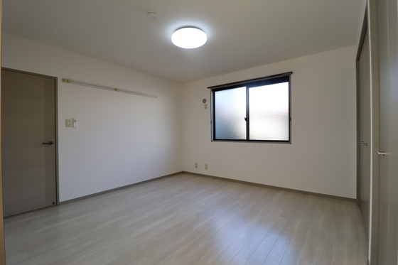 ピローサイド四御神 A棟