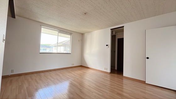 ファミーユ平野A