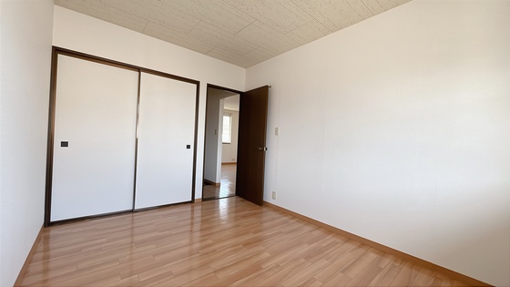 ファミーユ平野A