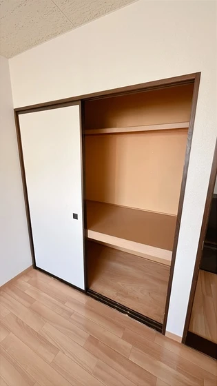 ファミーユ平野A