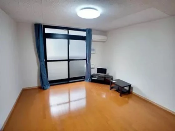 レオパレス中島