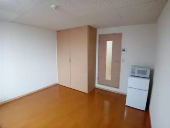 レオパレス中島