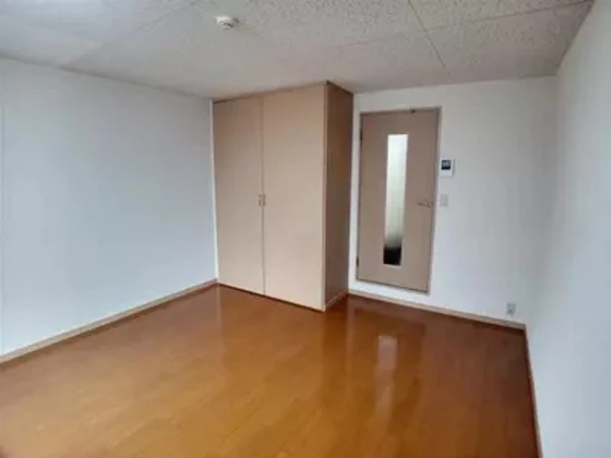 レオパレス中島