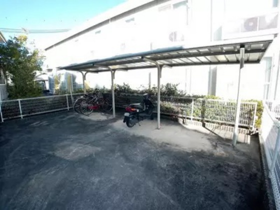 レオパレスラティエーラ1