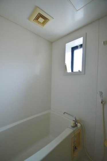 ファミーユ人見 A棟