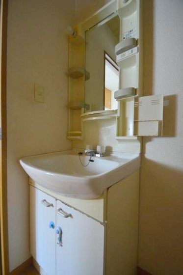 ファミーユ人見 A棟