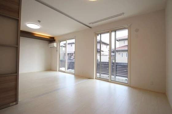 サニーフラット西市 B棟