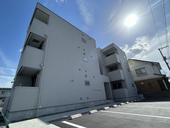 REGALEST 平井(レガリスト ヒライ)