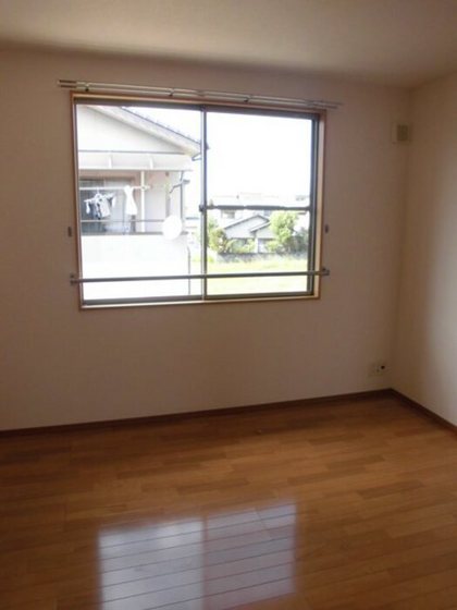 リースランド平福 B棟