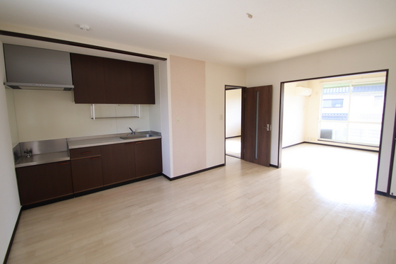 クレセント松新