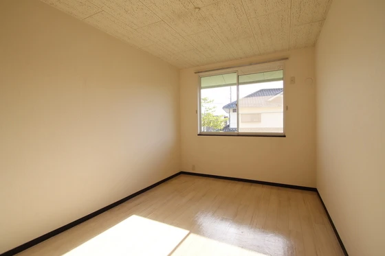 クレセント松新