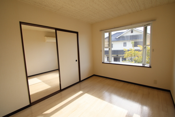 クレセント松新