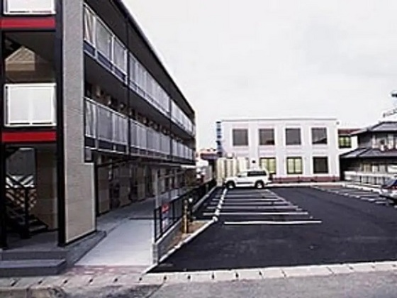 レオパレスエクレール今