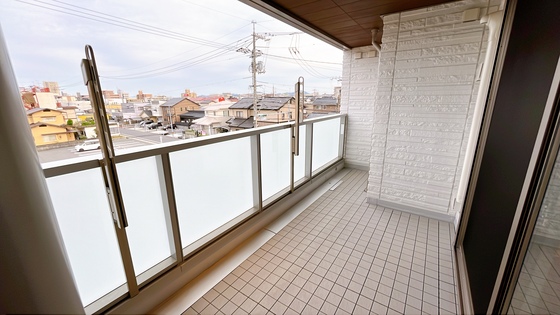 シャーメゾン上中野