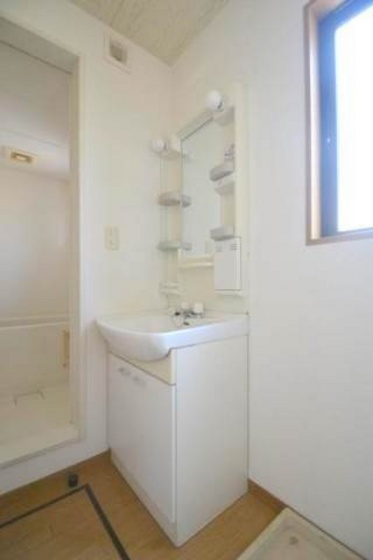 ファミーユ人見 B棟