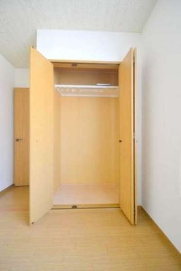 ファミーユ人見 B棟