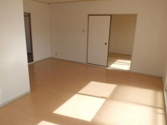 サンパレス小山 B