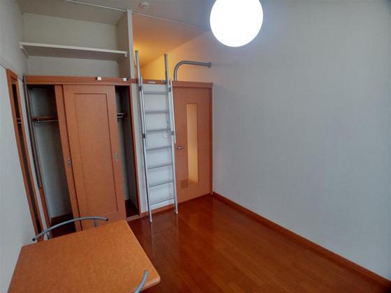 レオパレスブルースカイⅣ