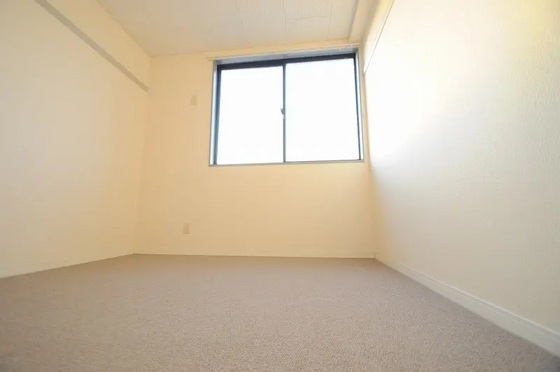 レオパレスカサベルデ